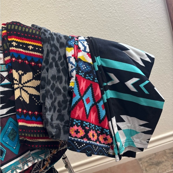 Colorful Patterned Leggings Collection - Picture 3 of 3